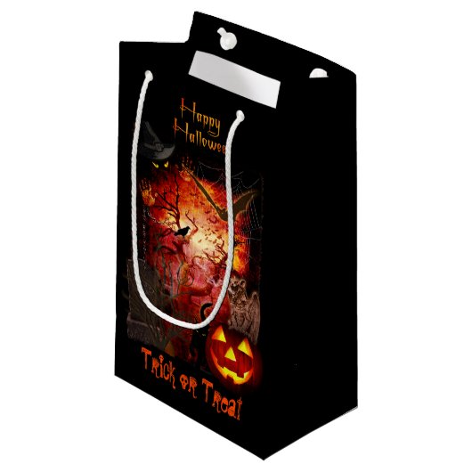 Beängstigender Halloween-Trick oder Treat-Geschenk Kleine Geschenktüte (Vorderseite Schrägansicht)