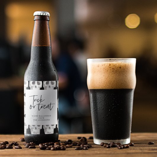 Beängstigender Skulpturentakt oder -bearbeitung |  Bierflaschenetikett