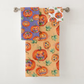 Beängstigender und lächelnder Halloweenkürbis Badhandtuch Set (Insitu)