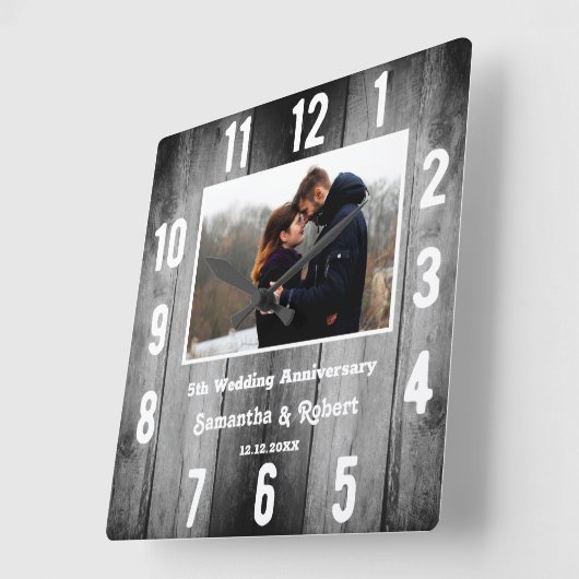 Beängstigendes 5-jähriges Foto Quadratische Wanduhr (Winkel)