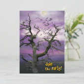 Beängstigendes Bat Tree Halloween-Party Einladung (Stehend Vorderseite)