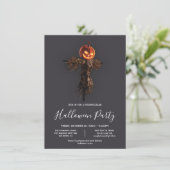 Beängstigendes elegantes Pumpkin Scarecrow Hallowe Einladung (Stehend Vorderseite)