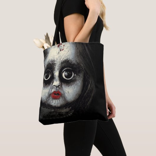 Beängstigendes Goth Porcelain Puppenstück Hallowee Tasche (Von Nahem)