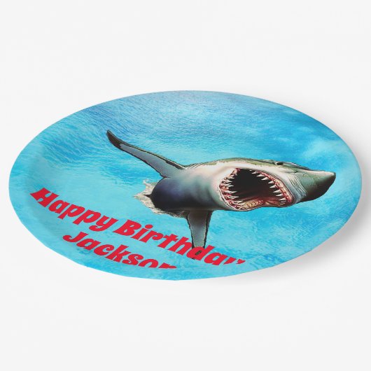 Beängstigendes großes weißer Haifisch-Springen Pappteller (Schrägansicht)