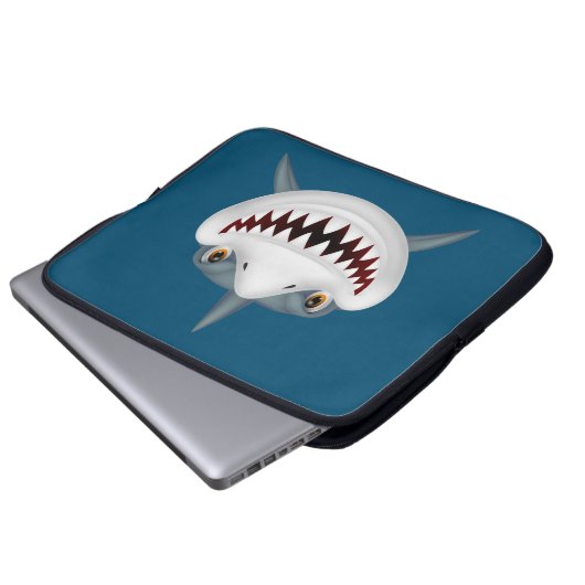 Beängstigendes Hai-Gesicht Laptopschutzhülle (Vorne Knopf)