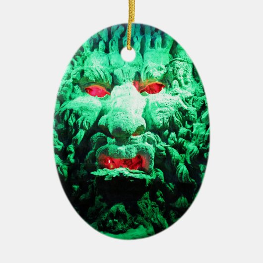 Beängstigendes Maskengefecht Keramikornament (Vorne)