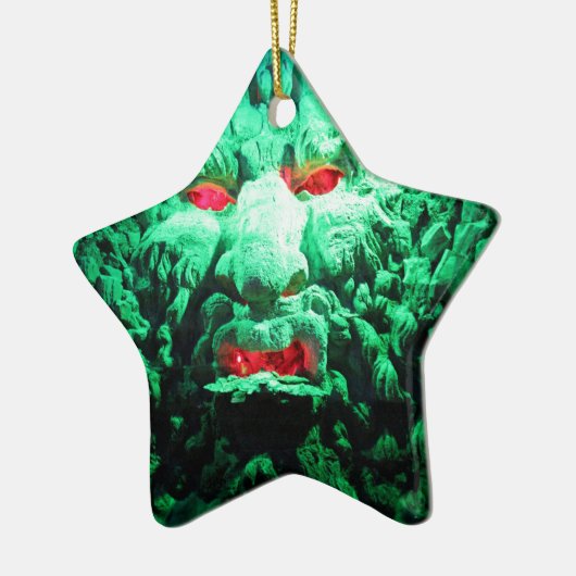 Beängstigendes Maskengefecht Keramikornament (Links)