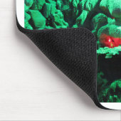 Beängstigendes Maskengefecht Mousepad (Ecke)