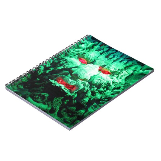 Beängstigendes Maskengefecht Notizblock (Linke Seite)