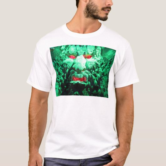 Beängstigendes Maskengefecht T-Shirt (Vorderseite)