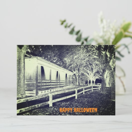 Beängstigendes Schwarz-Weiß-Kabinen-Halloween-Part Einladung (Stehend Vorderseite)