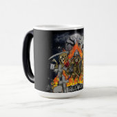 Beängstigendes Skelett im nächtlichen Halloween Verwandlungstasse (Vorderseite Links)