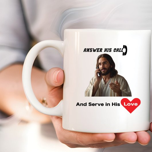 Beantworten Sie seinen Anruf und dienen in der Lie Kaffeetasse