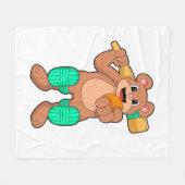 Bear at Cricket with Cricket bat Fleecedecke (Vorderseite (Horizontal))
