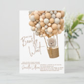 Bear Balloons Moderne geschlechtsneutrale Babydusc Einladung (Stehend Vorderseite)