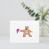 Bear beim Malen mit Pinsel und Farbe Postkarte (Stehend Vorderseite)