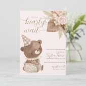 Bear & Boho Blume Geschlechtsneutrale Babydusche Einladung (Stehend Vorderseite)