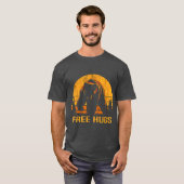 Bear Free Hugs Camping T-Shirt (Vorne ganz)