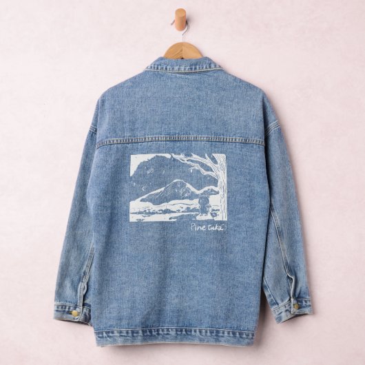 Bear Hiker at Mountain Sunset – Whimsical Denim Ja Jeansjacke (Hangar)