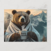 Bear in Robe Holding Kaffee Tasse