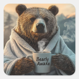 Bear in Robe Holding Kaffee Tasse Quadratischer Aufkleber
