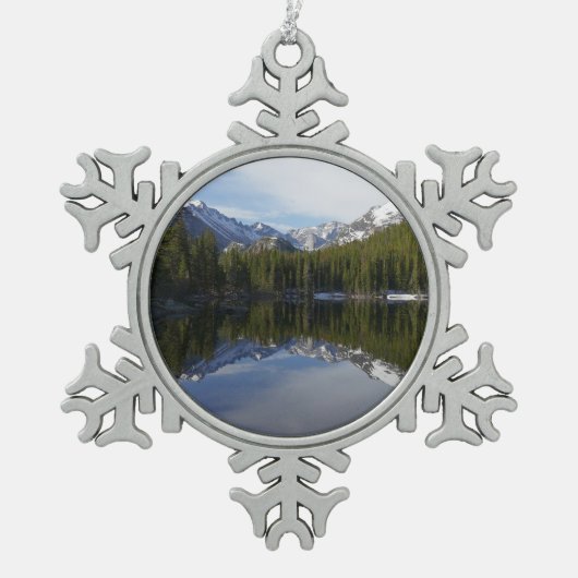 Bear Lake Reflection II Schneeflocken Zinn-Ornament (Vorderseite)
