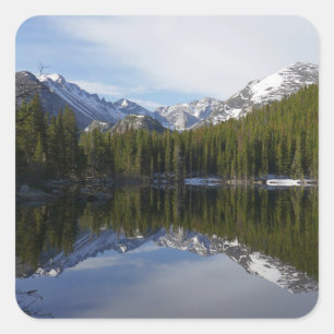 Bear Lake Spiegelung II Quadratischer Aufkleber