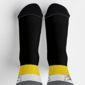 Bear looking over wall, Yellow, Black and Gray Socken (Oben)