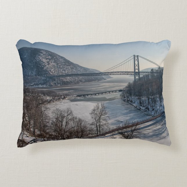 Bear Mountain-Brücke Zierkissen (Vorderseite)