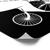 Bear Riding Penny Farthing Bike Poster (Ecke)
