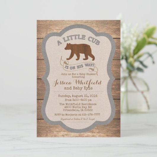 Bear Rustic Wood Baby Dusche Einladung (Stehend Vorderseite)