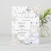 Bear Winter Onederland White Floral Geburtstag Einladung (Stehend Vorderseite)