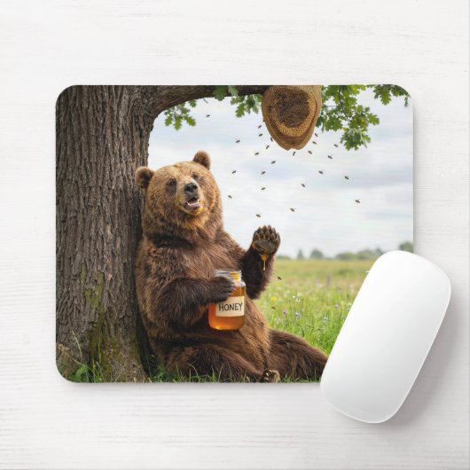 Bear With a Jar of Honey Mousepad (Mit Mouse)