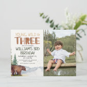 Bear-Young Wild und Three Boys 3. Geburtstag Einladung (Stehend Vorderseite)