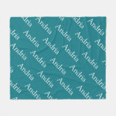 Bearbeitbare Bezeichnung mit gefliestem Monogramm Fleecedecke (Vorderseite (Horizontal))