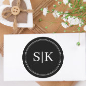 Bearbeitbare Schwarz-weiße Combo-Hochzeitmonogramm Runder Aufkleber