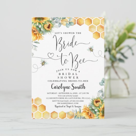 Bearbeitbare Sonnenblumenbrücke zum Brautparty Bie Einladung (Stehend Vorderseite)