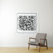 Bearbeitbarer QR-Code für Scanner + Ihr Firmenname Wandteppich (Beispiel (Horizontal))