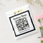 Bearbeitbarer QR-Code & Text mit hellblauem Rand Geschenktütchen (Versiegelt)