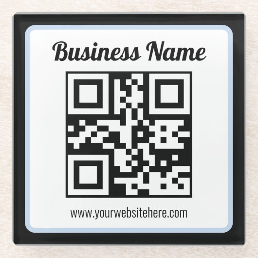 Bearbeitbarer QR-Code & Text mit hellblauem Rand Glasuntersetzer (Vorderseite)