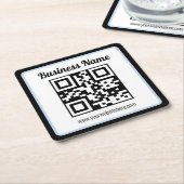 Bearbeitbarer QR-Code & Text mit hellblauem Rand Rechteckiger Pappuntersetzer (angewinkelt)