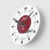 Bearbeitbarer roter Cricket-Ball mit Name und Numm Runde Wanduhr (Winkel)