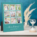 Bearbeitbares Hintergrundfarbfoto-Collage-Skript Fotoplatte<br><div class="desc">Foto Plaque mit 9 quadratischen Fotos, die in einem Rasterlayout angeordnet sind und jeweils einen weißen Rahmen um sie herum mit einer bearbeitbaren Hintergrundfarbe haben (klicken Sie auf Anpassen, um die Hintergrundfarbe zu ändern). Sie können auch Ihren Familiennamen in einem stilvollen Kalligraphie-Schriftart und dem etablierten Jahr hinzufügen. Ideal für Hochzeitsgeschenke,...</div>