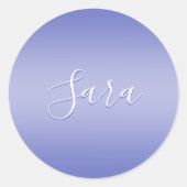 Bearbeitbares kursives Skript | Weißes und Lila Vi Runder Aufkleber (Vorderseite)