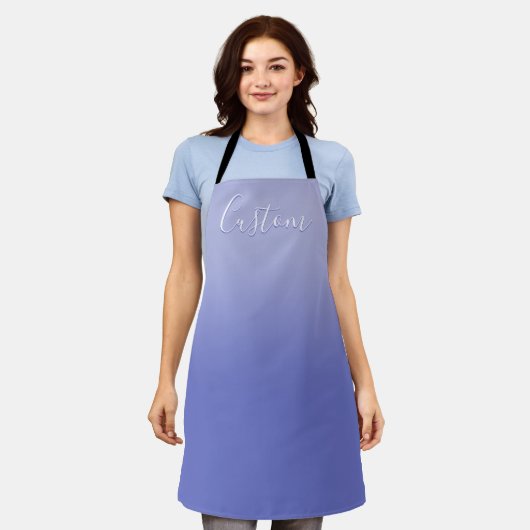 Bearbeitbares kursives Skript | Weißes und Lila Vi Schürze (Getragen)