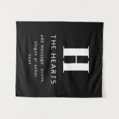 Bearbeiten moderner Name und Meldung für Monogramm Wandteppich (Vorderseite (Horizontal))