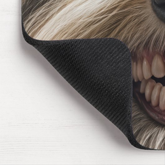 Bearded Collie mit einem Toothy Grin Mousepad (Ecke)