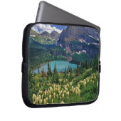 Beargras über dem Grinnellsee im Val Grande Laptopschutzhülle (Vorne Rechts)