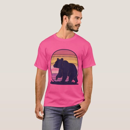 Bearly Awake - Funny Retro Bear Sunset Design T-Shirt (Vorne ganz)