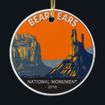Bears Oars Nationaldenkmal Utah Vintag Keramik Ornament<br><div class="desc">Bären Ohren Vektorgrafik Design. Das Denkmal schützt das öffentliche Land rund um die Bärenohren,  ein Paar Butte und das indische Creek Korridor Klettergebiet.</div>